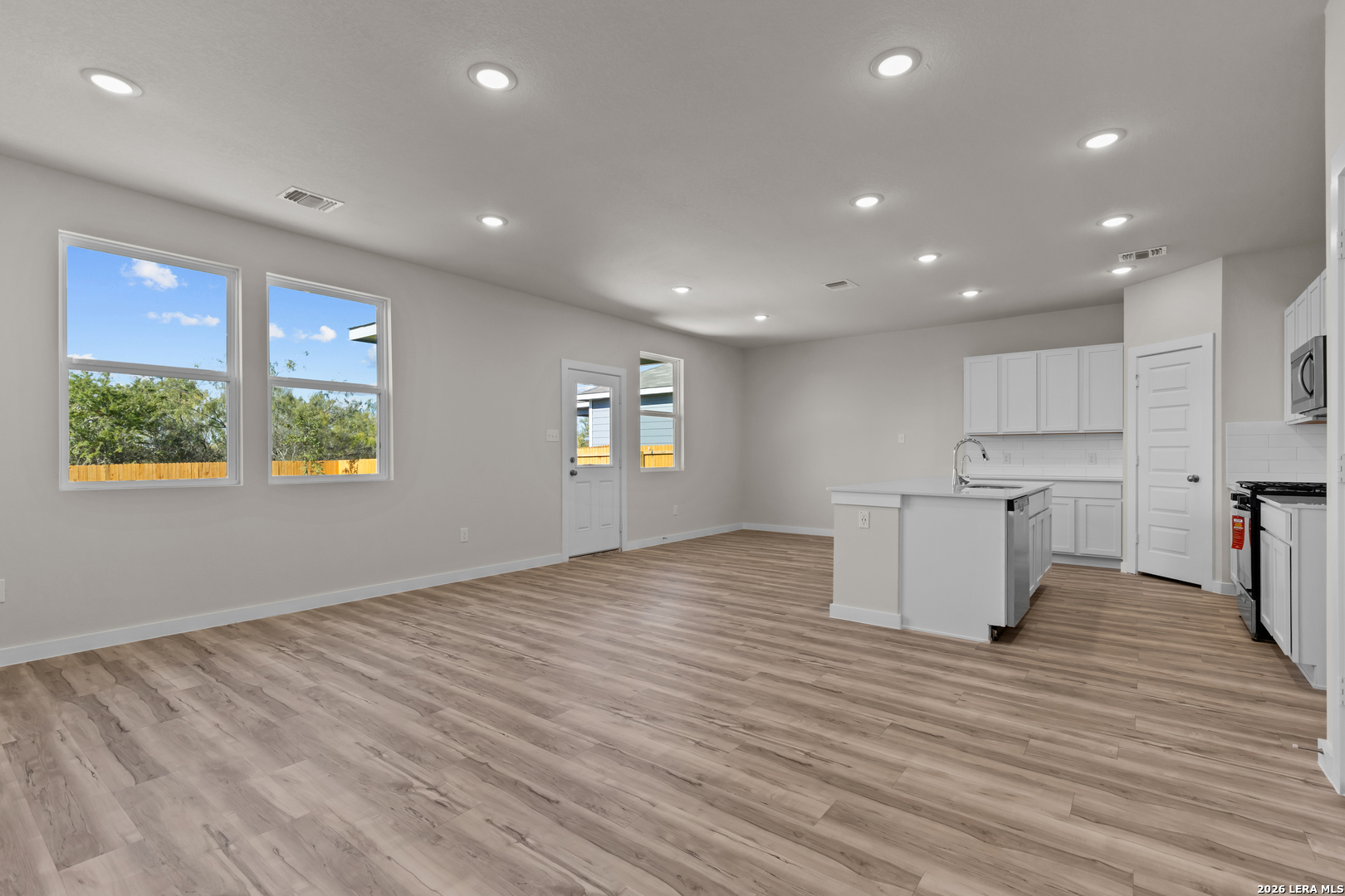 2327 Crisp Glen San Antonio TX 78224