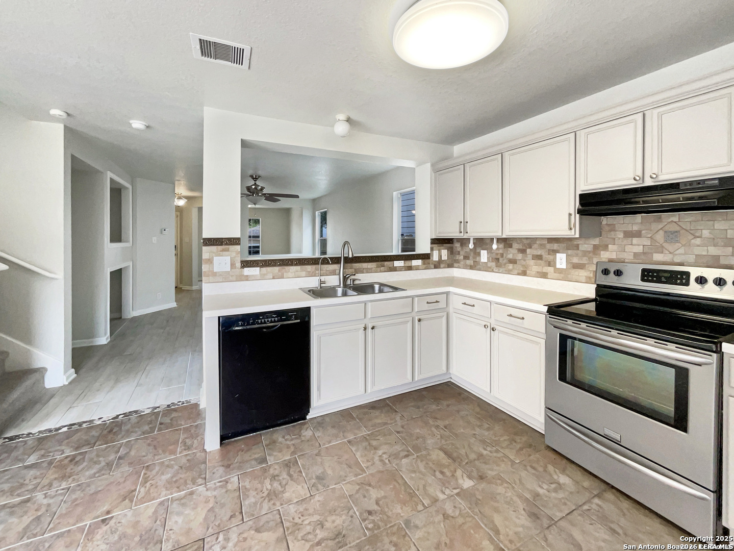 7815 Hedrick Farm San Antonio TX 78239