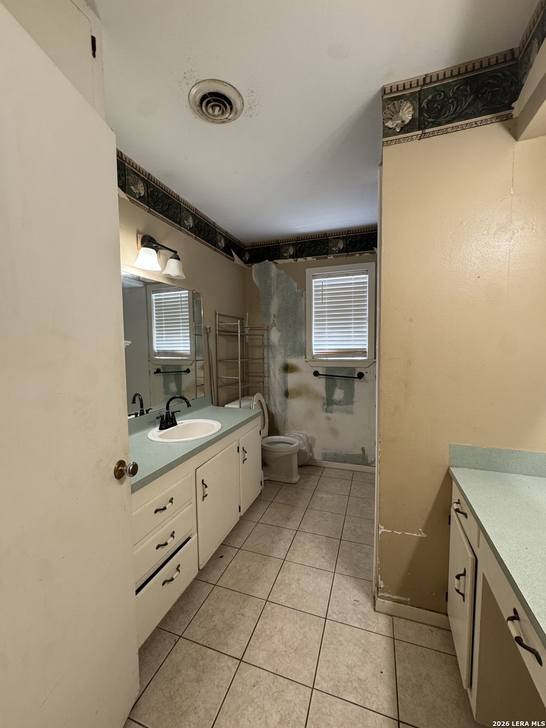 2406 Bon Aire Avenue Victoria TX 77901