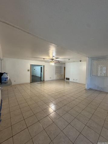2406 Bon Aire Avenue Victoria TX 77901