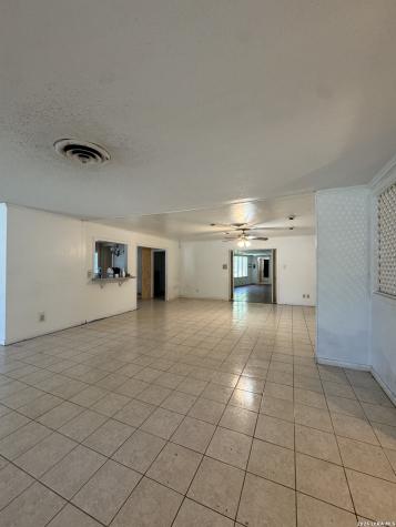 2406 Bon Aire Avenue Victoria TX 77901