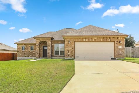 124 Ridgecrest Floresville TX 78114