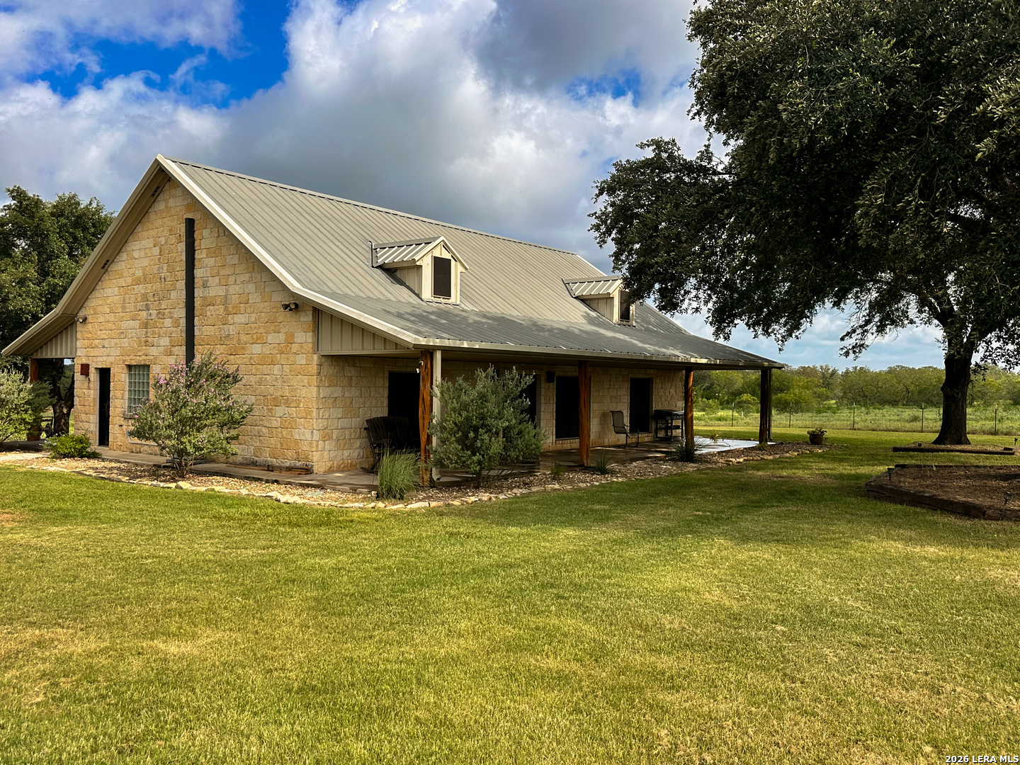 68 County Road 436 Harwood TX 78632