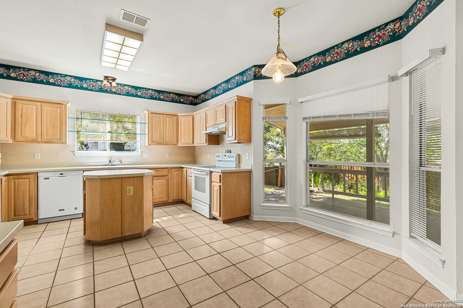 141 Oak Knoll Boerne TX 78006