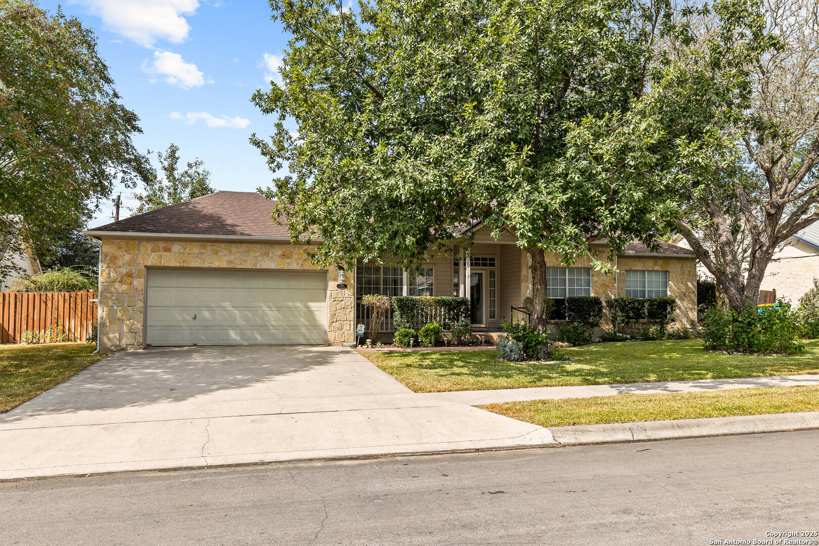 141 Oak Knoll Boerne TX 78006