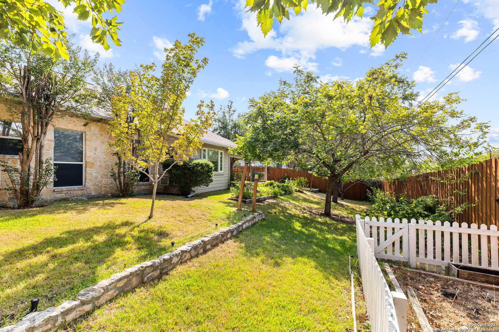 141 Oak Knoll Boerne TX 78006