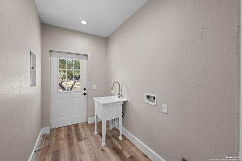 28 Ruger Road Fredericksburg TX 78624