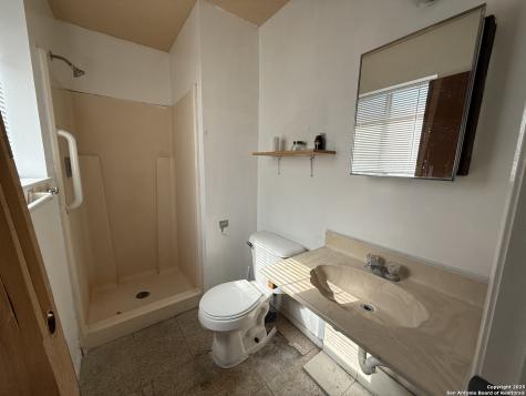 813 Ross Kerrville TX 78028