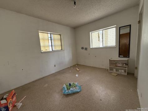 813 Ross Kerrville TX 78028
