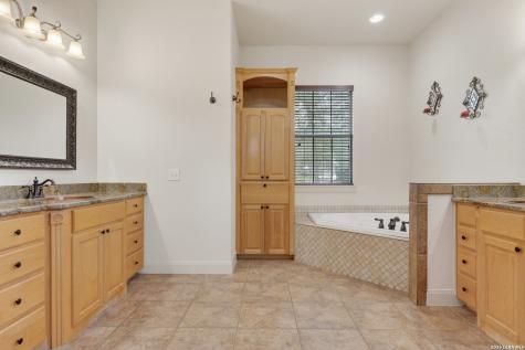 249 Legacy Trail La Vernia TX 78121