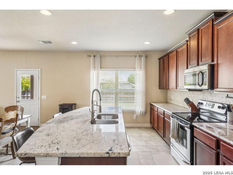 2727 Wheatfield Way New Braunfels TX 78130