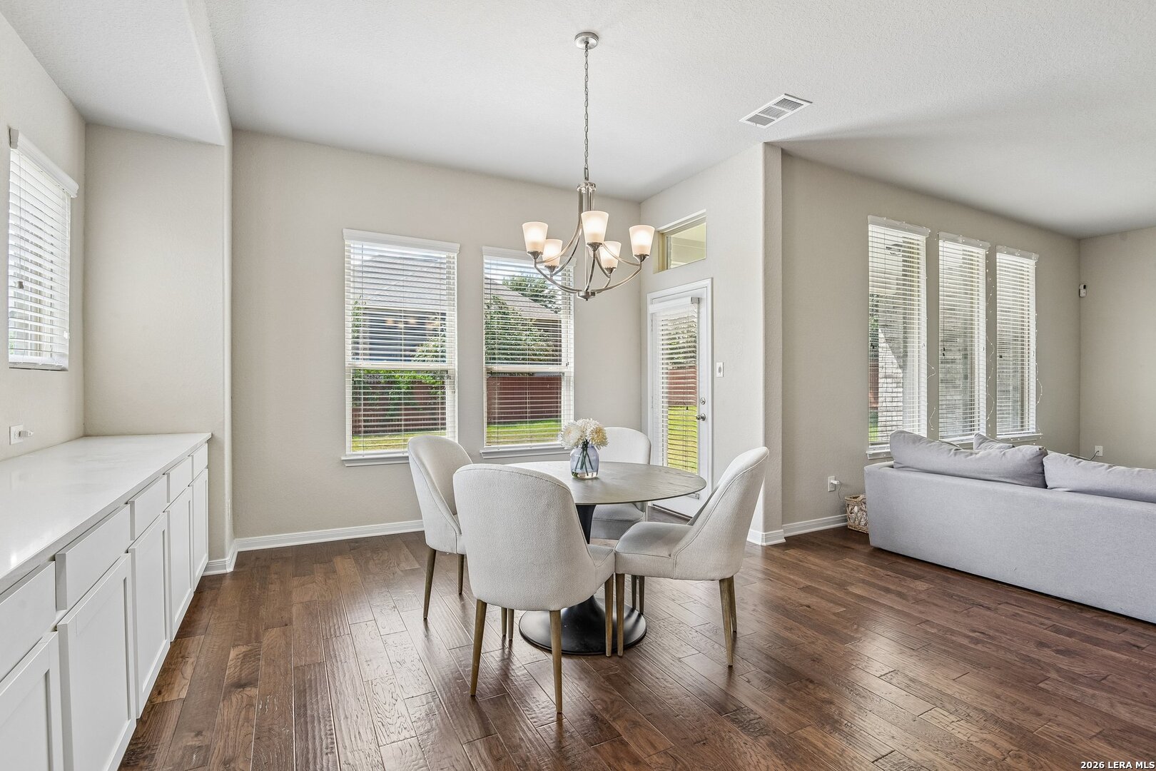 1610 Nightshade San Antonio TX 78260