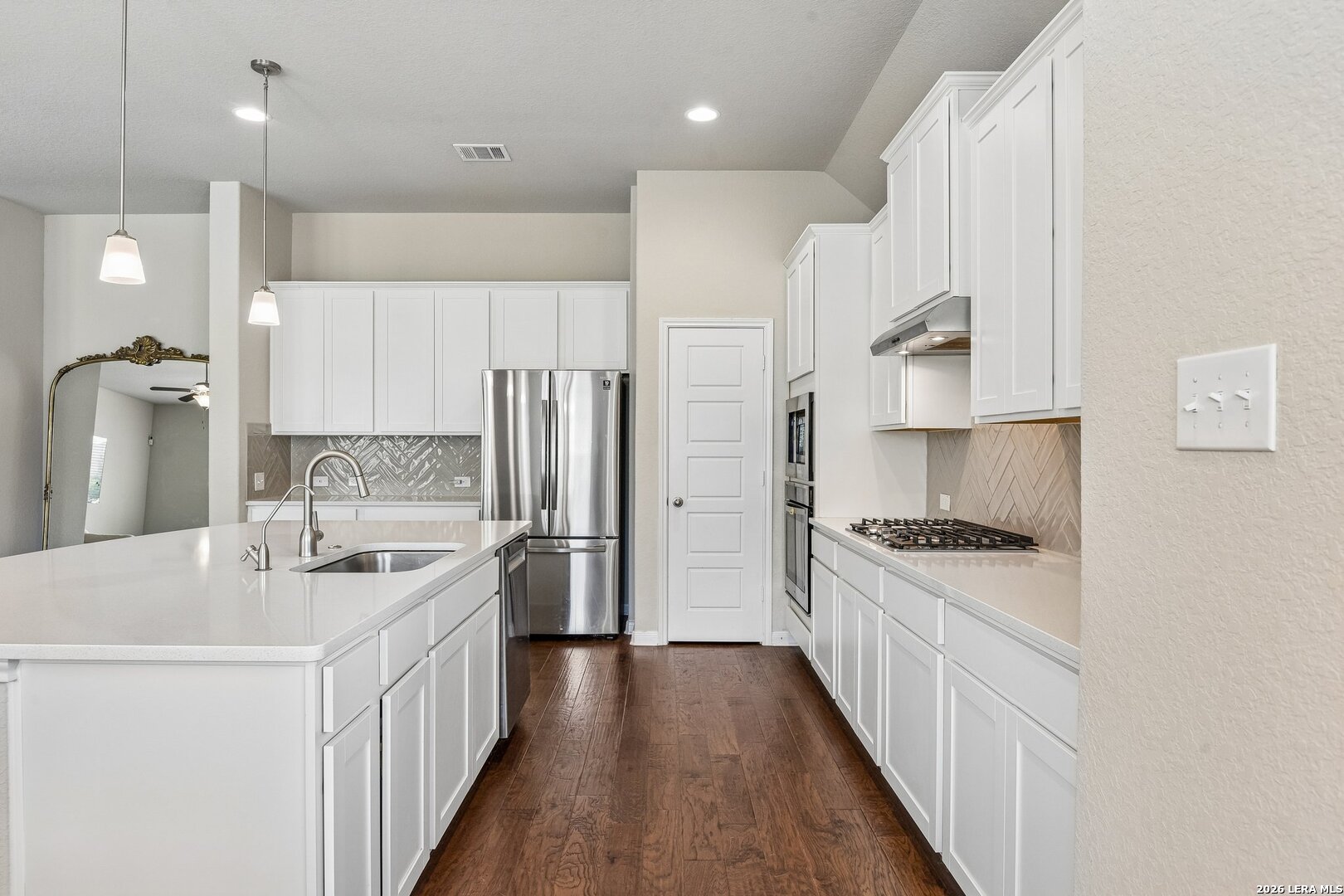 1610 Nightshade San Antonio TX 78260