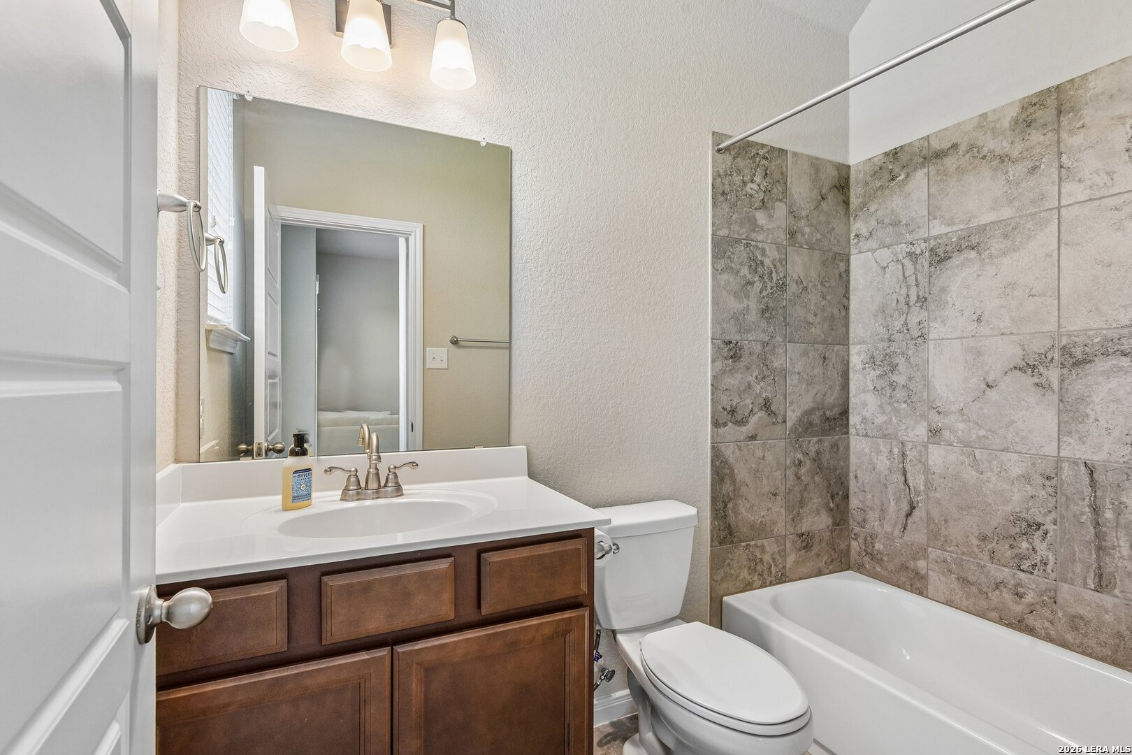 1610 Nightshade San Antonio TX 78260