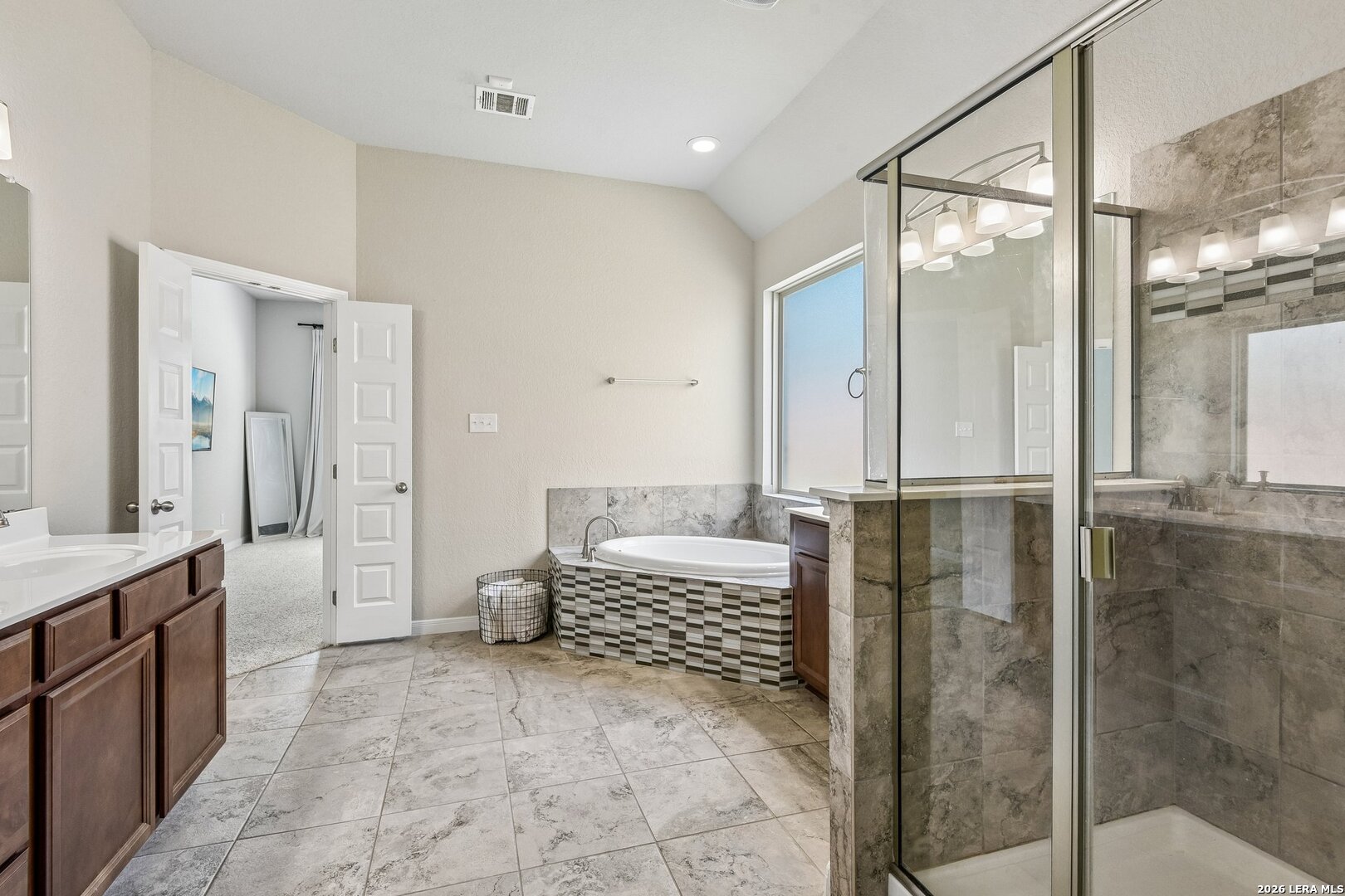 1610 Nightshade San Antonio TX 78260