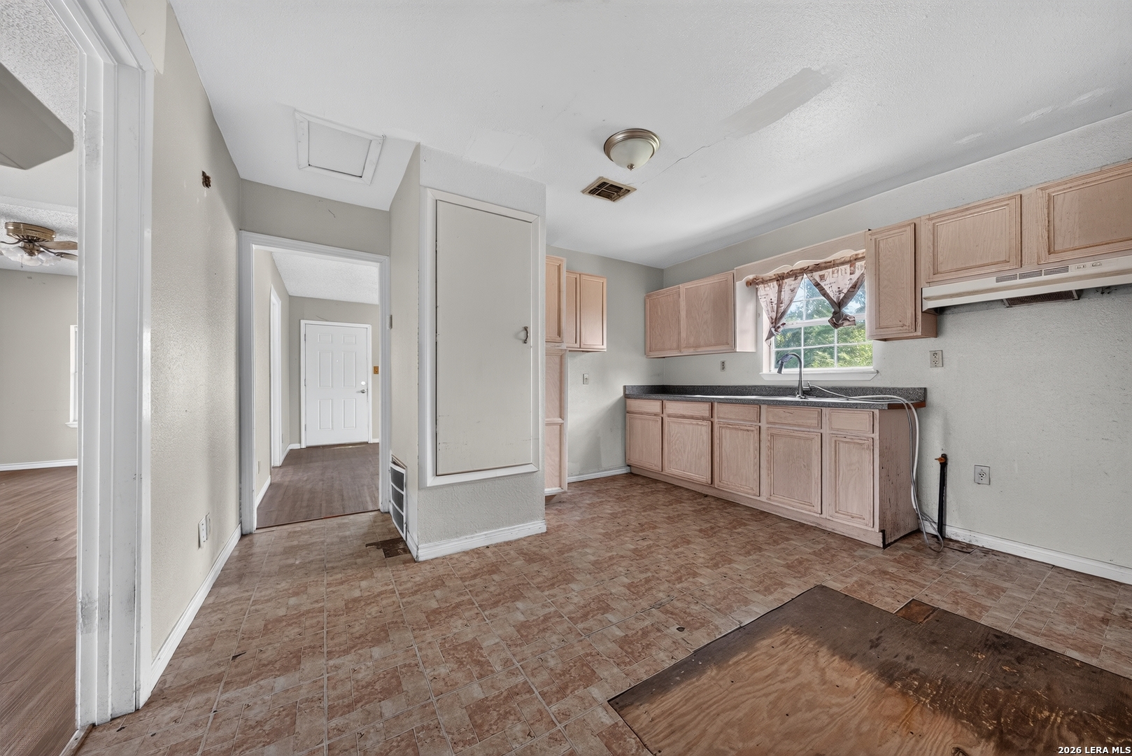 2107 El Jardin San Antonio TX 78237