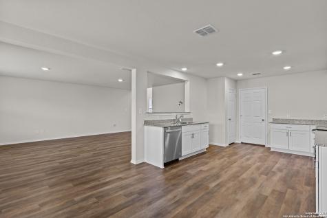 5168 Bay Breeze San Antonio TX 78245