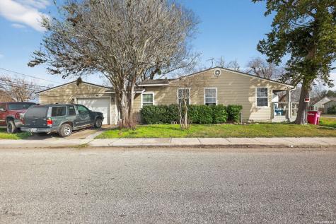1630 W 6th Street Freeport TX 77541