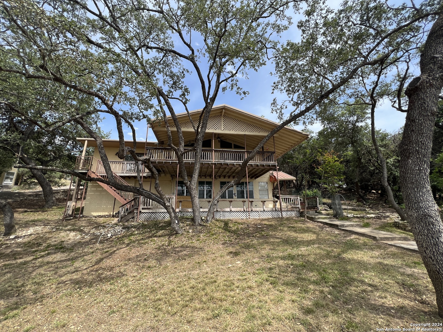 559 Lookout Drive Lakehills TX 78063