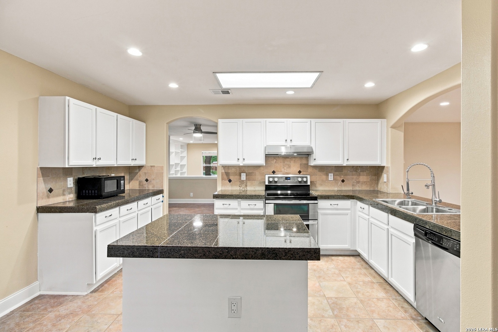 11623 Gulf Station Helotes TX 78023