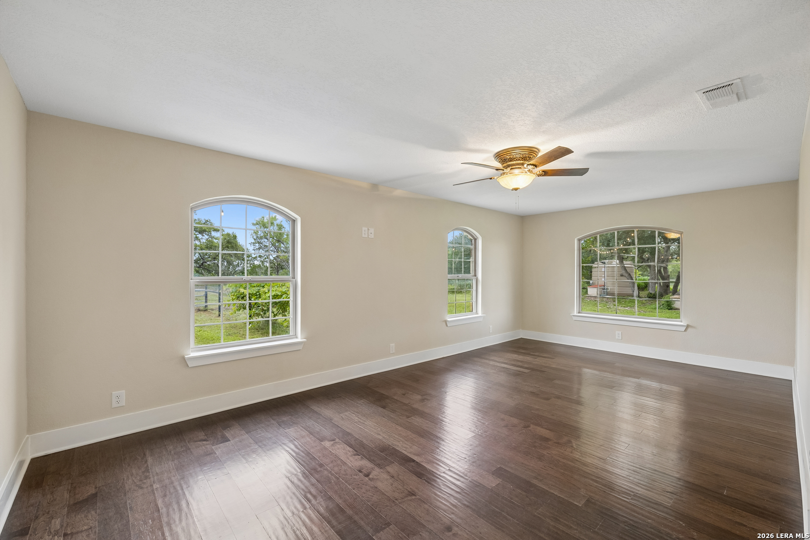 741 County Road 351 Hondo TX 78861