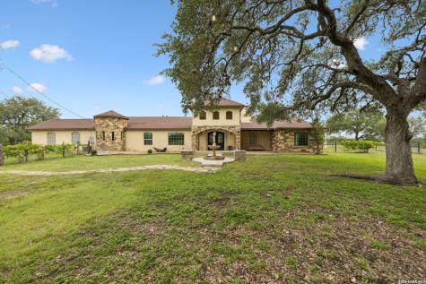 741 County Road 351 Hondo TX 78861