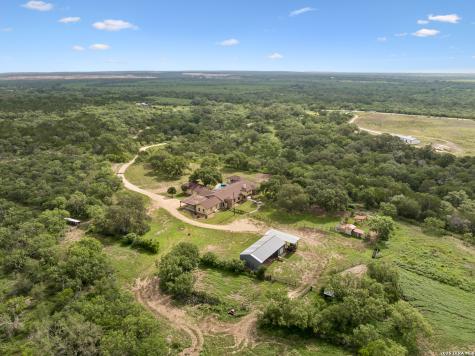 741 County Road 351 Hondo TX 78861