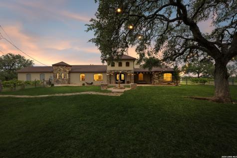 741 County Road 351 Hondo TX 78861