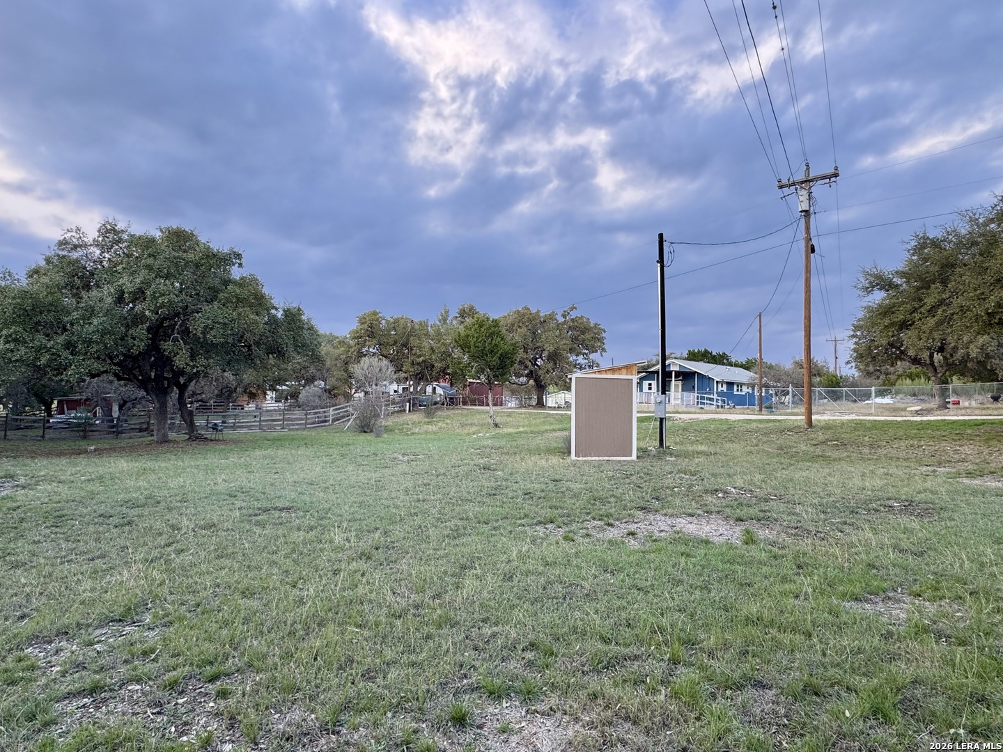 406 Kruse Loop Lakehills TX 78063