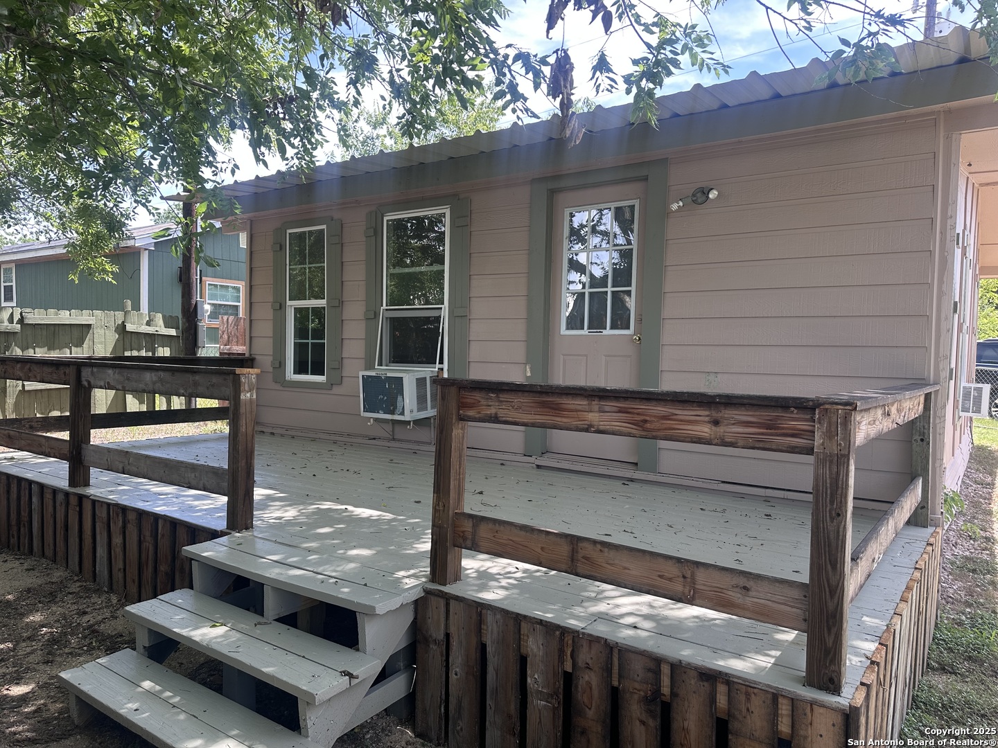 104 S 2nd Street Stockdale TX 78160