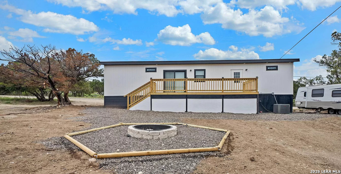 6739 Whartons Dock Road Bandera TX 78003