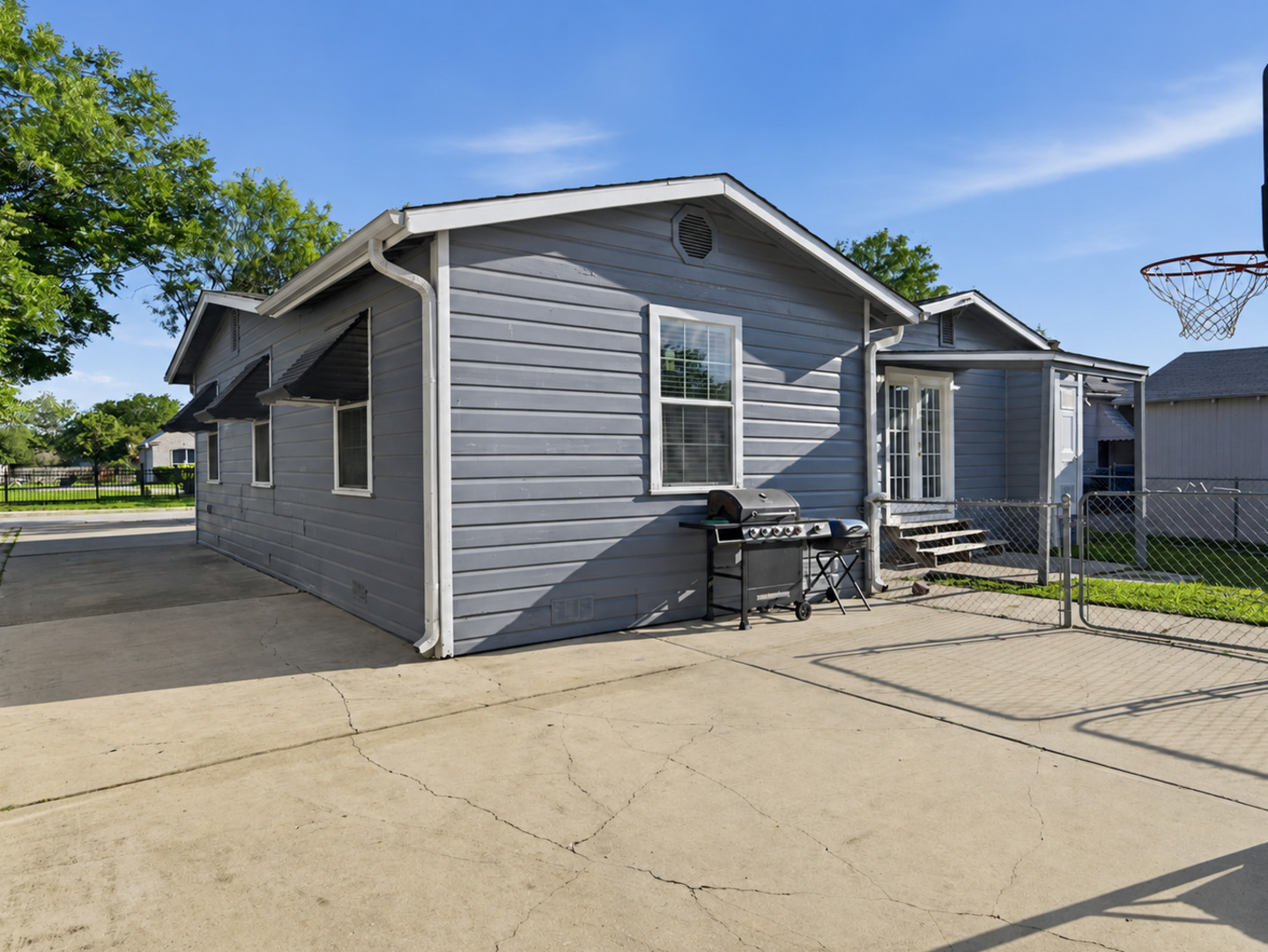 663 W Pyron Avenue San Antonio TX 78221
