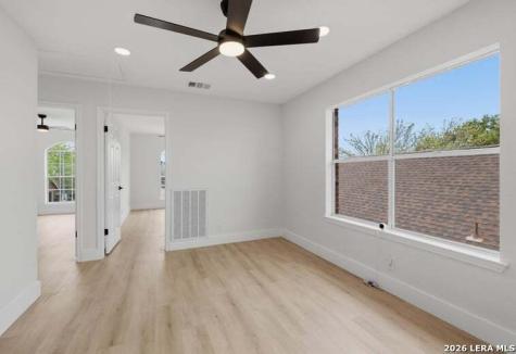 10242 Sandyglen San Antonio TX 78240