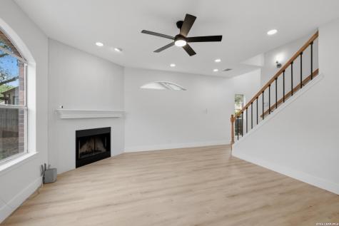 10242 Sandyglen San Antonio TX 78240