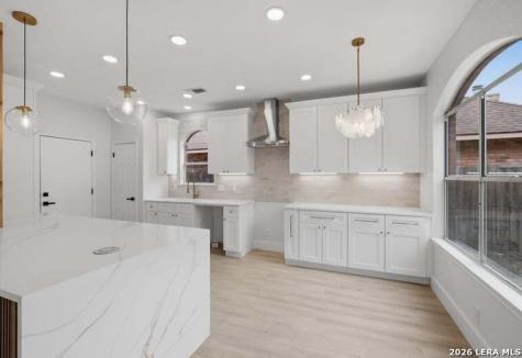 10242 Sandyglen San Antonio TX 78240