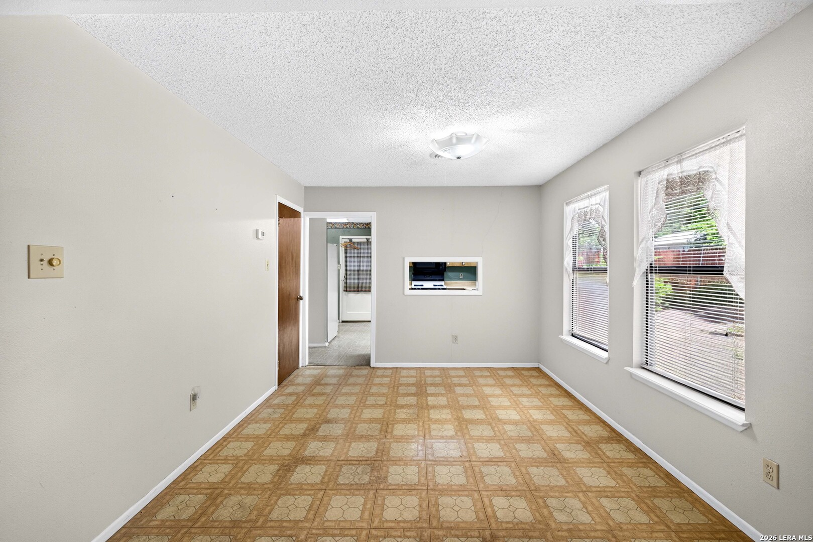 555 Dawnview San Antonio TX 78213