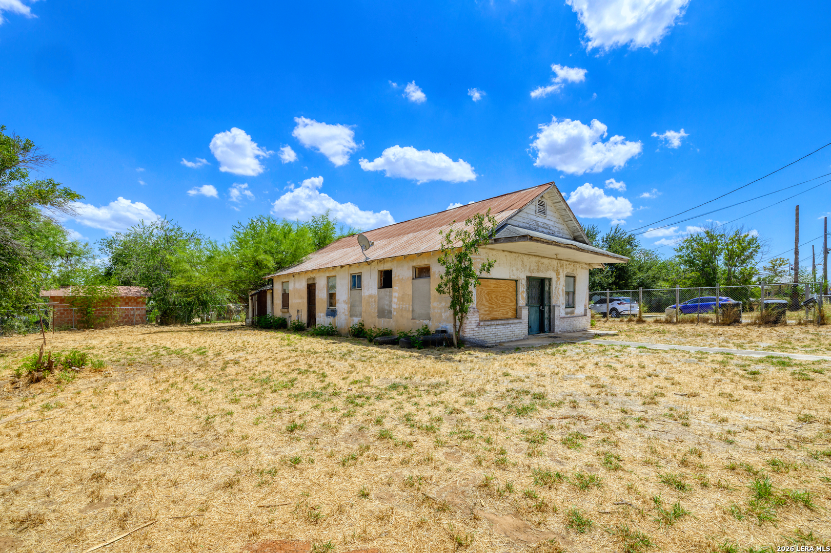 601 N 5th Street Carrizo Springs TX 78834