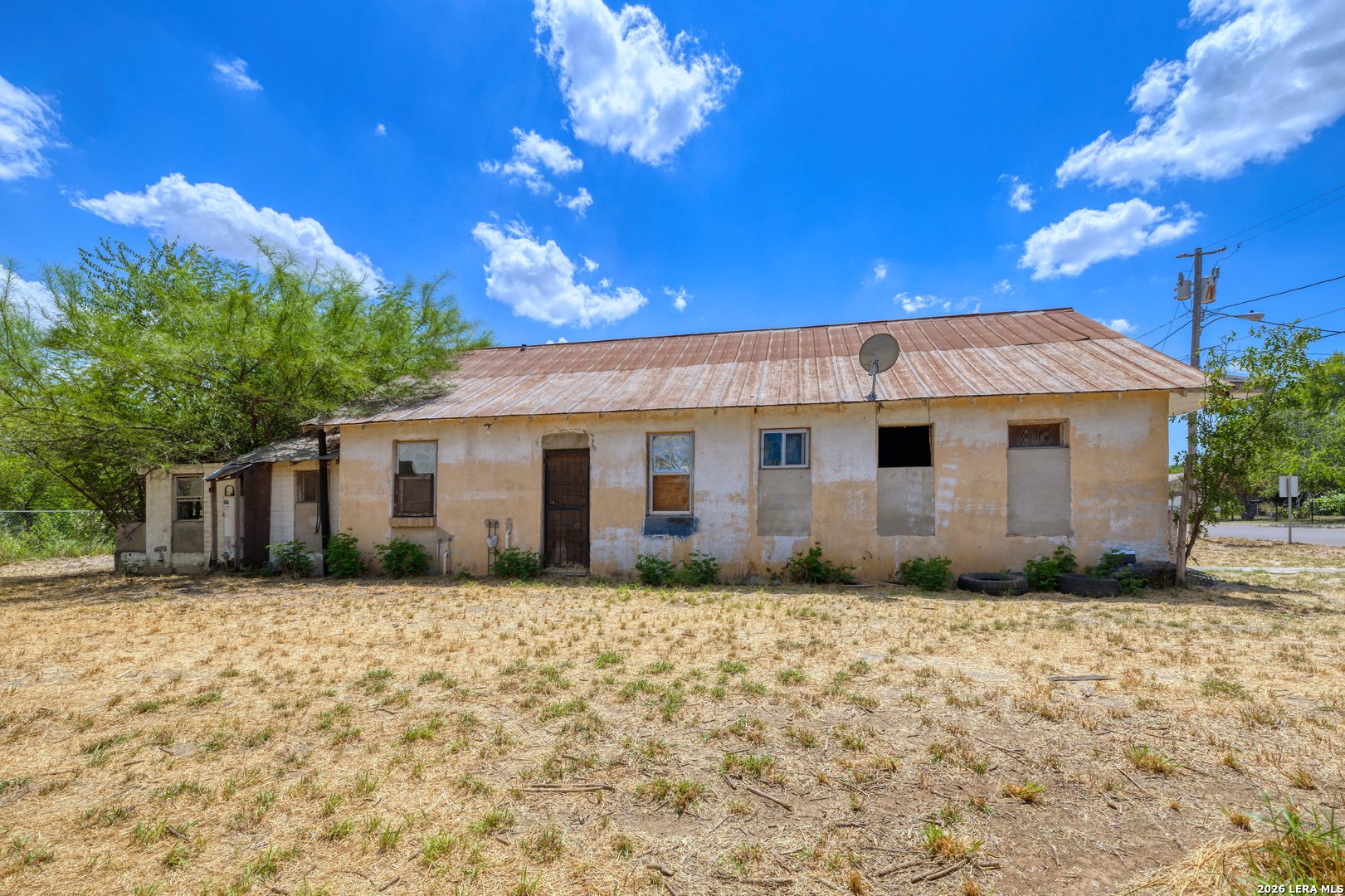 601 N 5th Street Carrizo Springs TX 78834