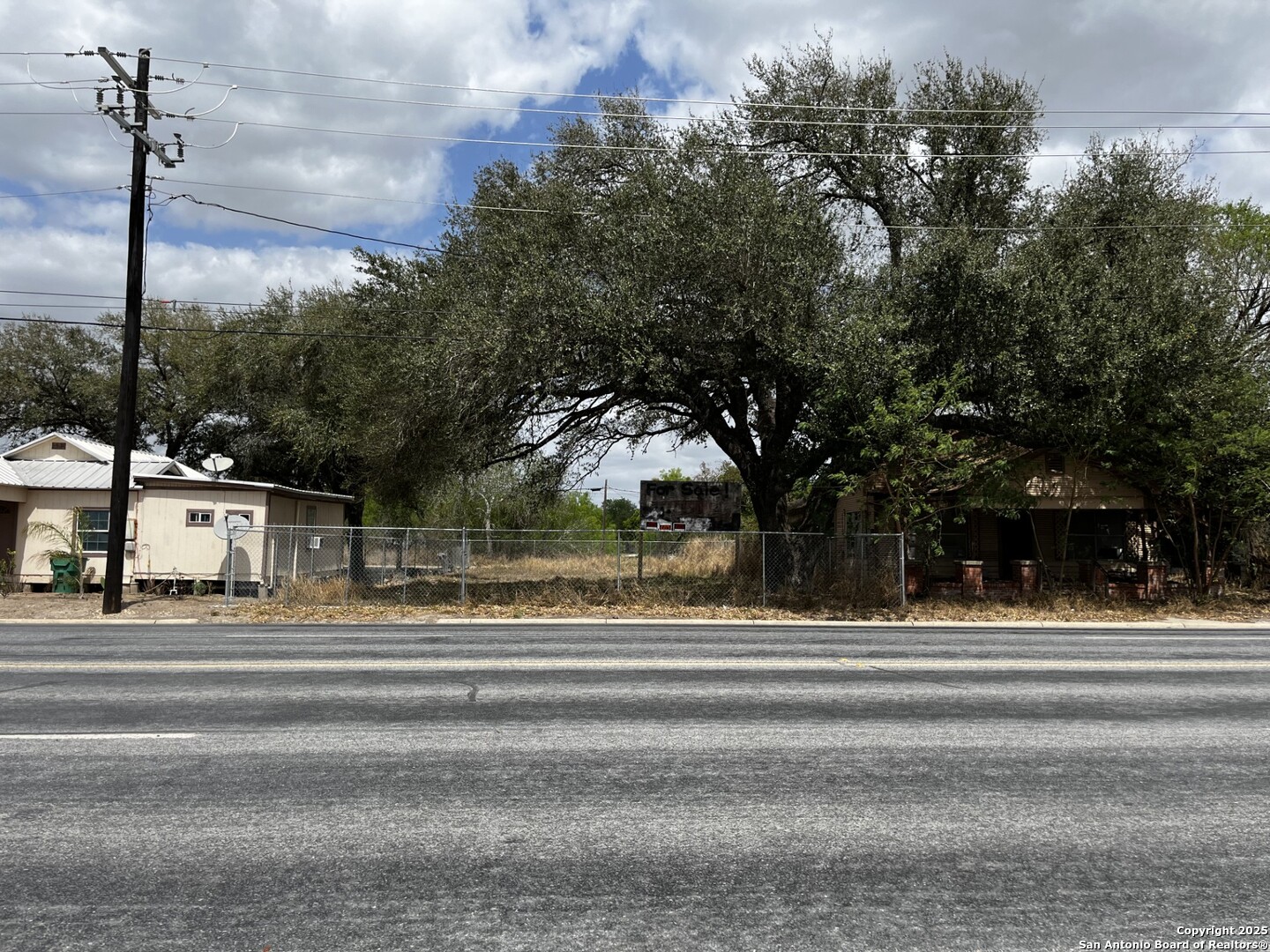 425 W Rice Street Falfurrias TX 78355