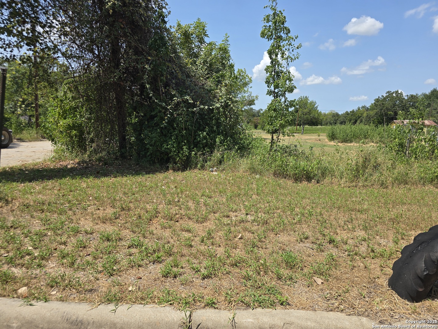 407 4th E Rockdale TX 76567