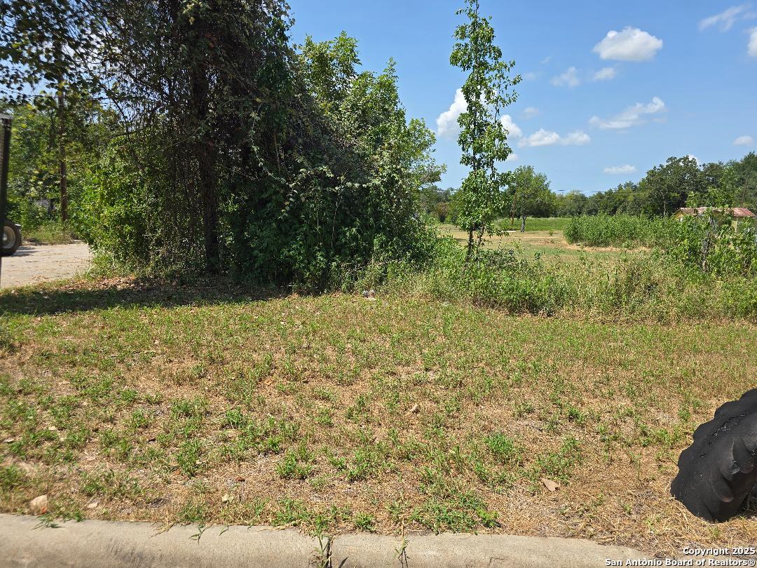 407 4th E Rockdale TX 76567