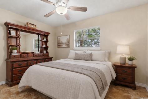106 Oak Ridge Drive La Vernia TX 78121