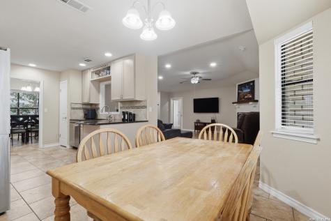 106 Oak Ridge Drive La Vernia TX 78121