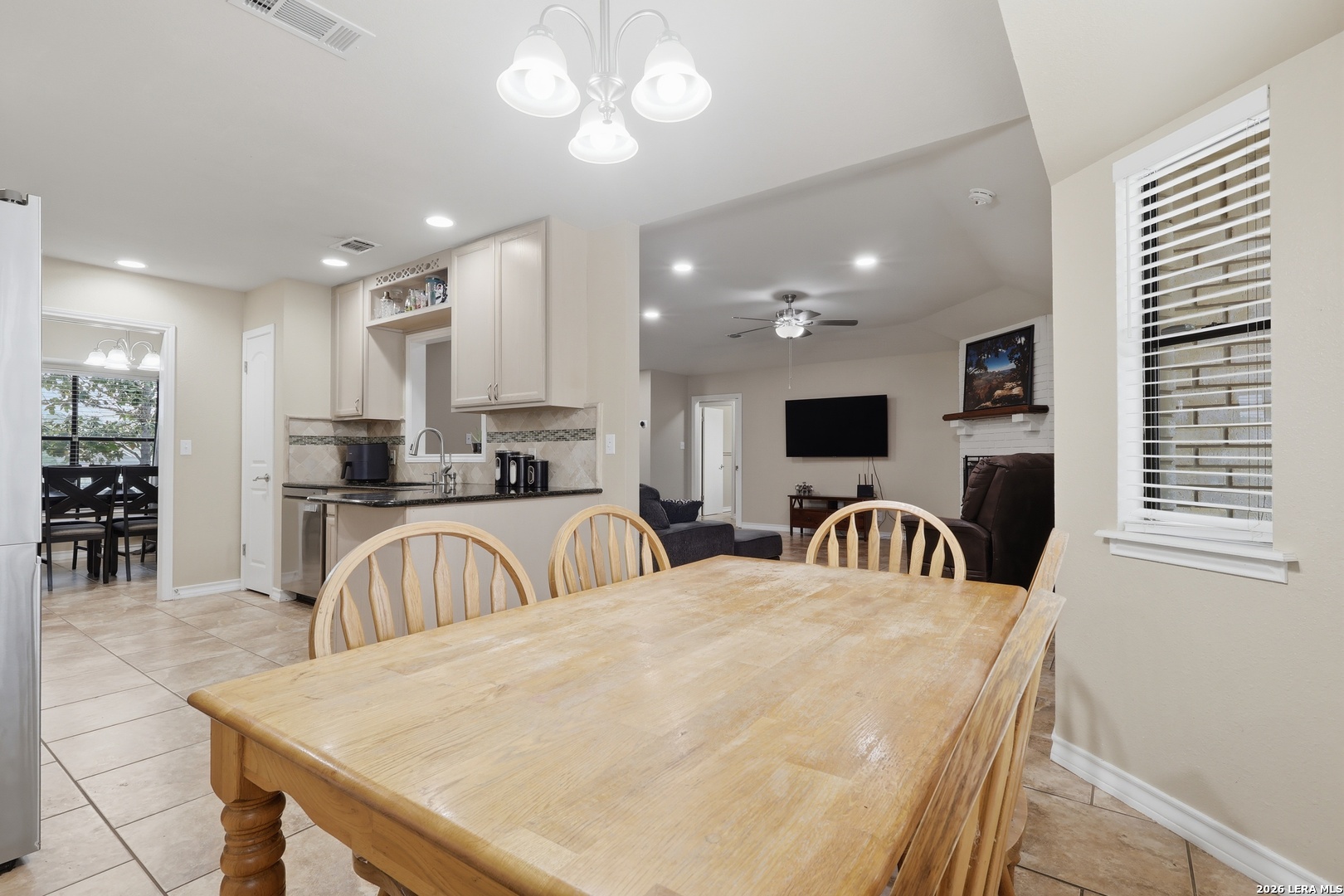 106 Oak Ridge Drive La Vernia TX 78121