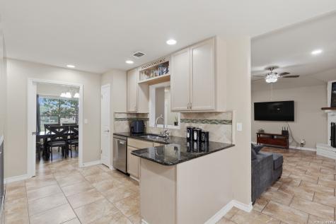 106 Oak Ridge Drive La Vernia TX 78121