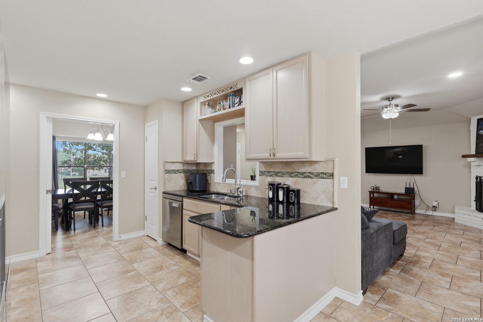 106 Oak Ridge Drive La Vernia TX 78121