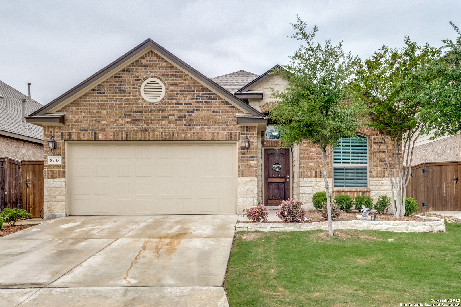 8733 White Crown San Antonio TX 78254