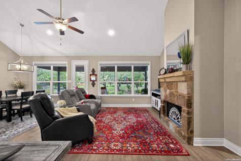 1403 Cottonwood Road Fischer TX 78623
