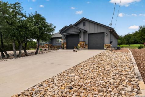 1403 Cottonwood Road Fischer TX 78623