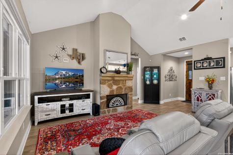1403 Cottonwood Road Fischer TX 78623